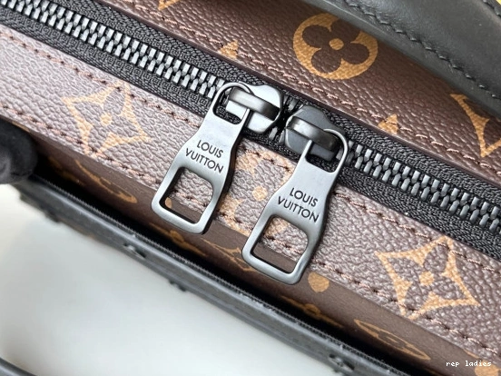 Cheap VUITTON TRUNK SOFT LOUIS HANDLE 0809
